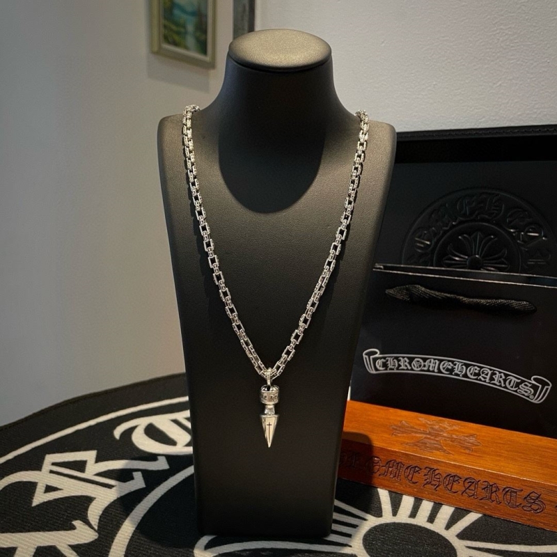 Ch*0me He**ts necklaces